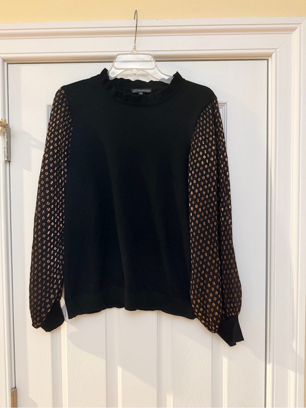 Ladies Size M "Adrianna Papell" Black Sweater Brown Patterned Balloon Sleeves
